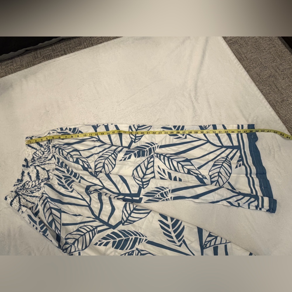 ISH Blue and White Leaf Print Wide Leg Pants - Picture 3 of 7